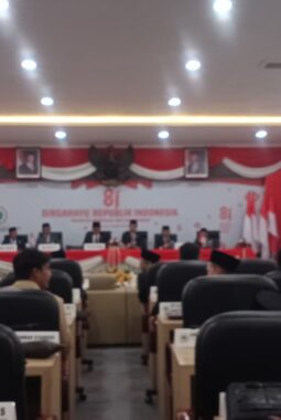 DPRD Pamekasan Gelar Paripurna Pidato Kenegaraan, Ketua DPRD Soroti Kemiskinan dan Minta Koperasi Merah Putih Dikawal Ketat