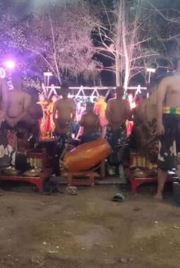 Rayakan HUT Ke-28, Sanggar MAKAN ATI Pamekasan Gelar Aksara PATI, Semarakkan Tayub Madura